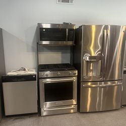 🔥 4-Piece Kitchen Appliance Set – Ready for Your Kitchen! 🔥