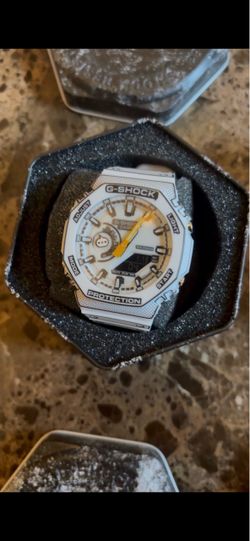 White comic Casio G-Shock GA2100