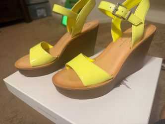 Jessica Simpson Neon Yellow Wedge Heels – Size 7 – Brand New