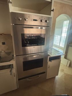 Viking double wall oven with warming drawer
