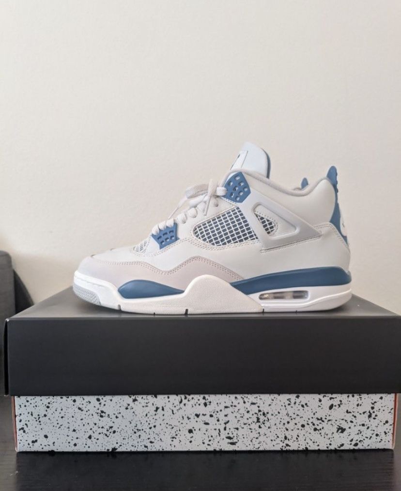 Air Jordan 4 Military Blue
