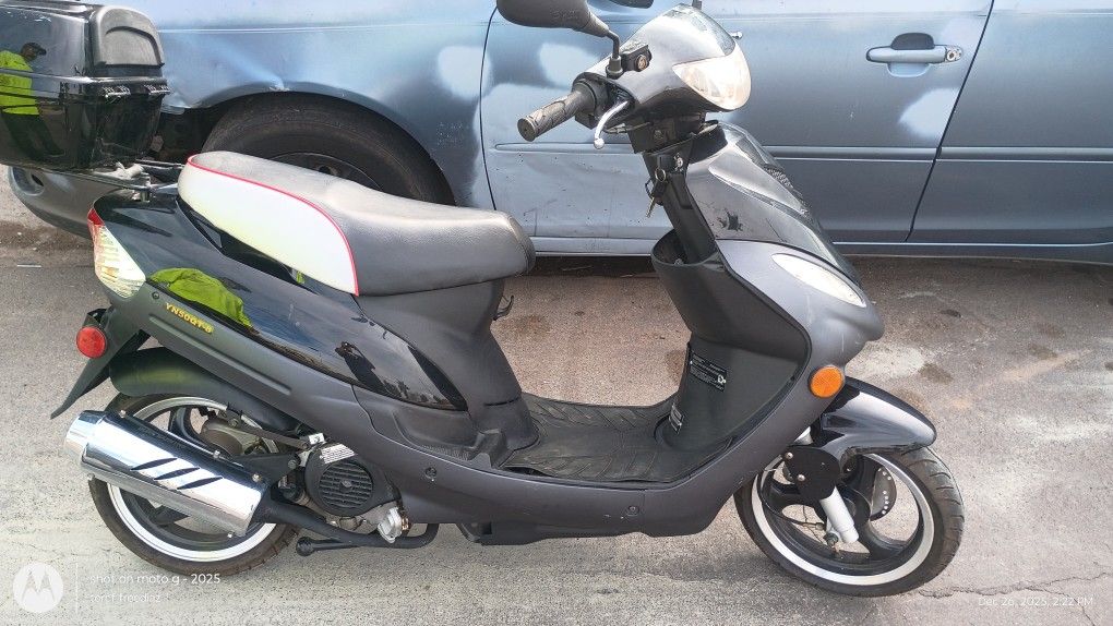 Scooter Yn50qt8