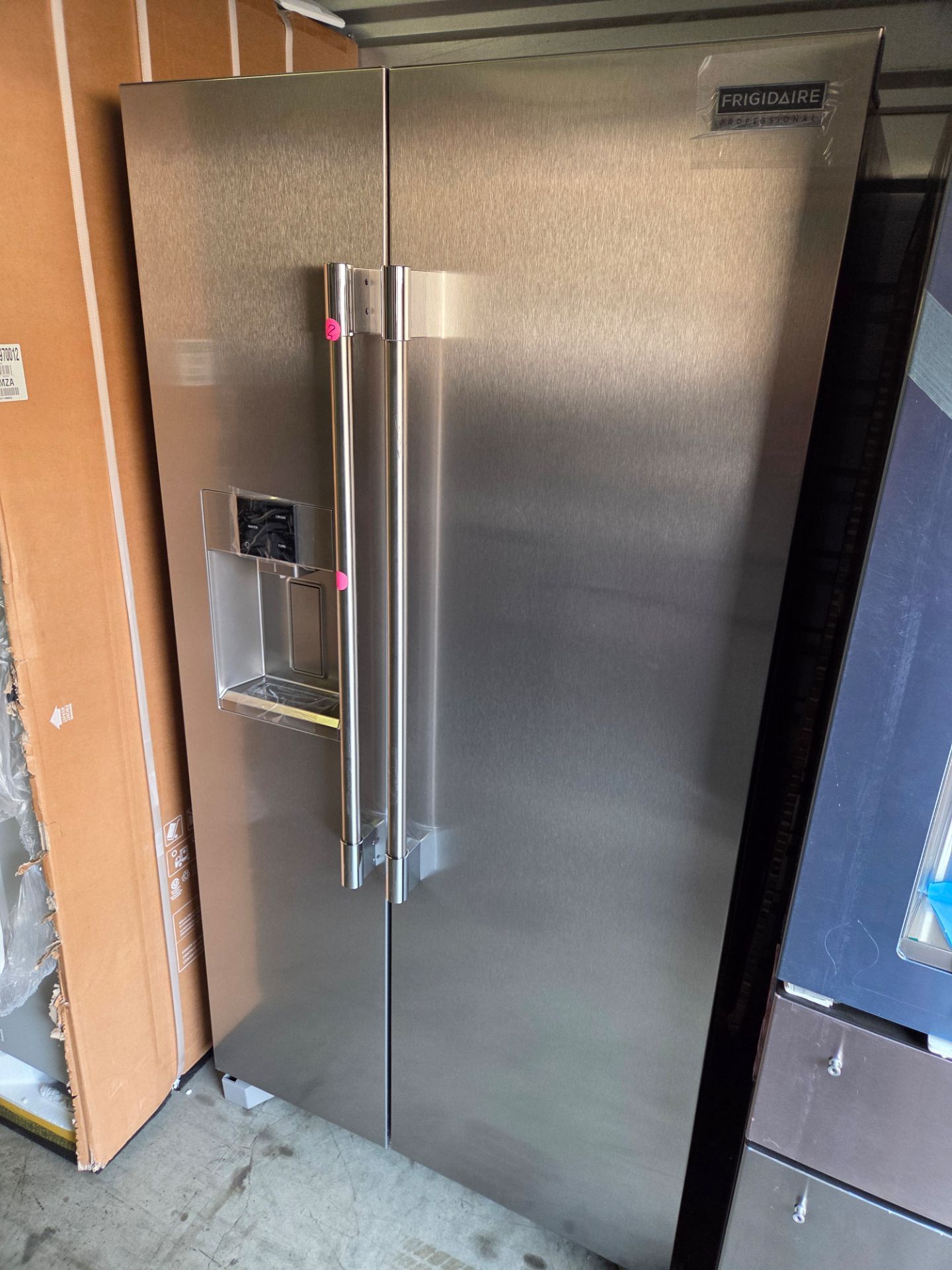 Frigidayre profesional Refrigerator side x side Counter depth
