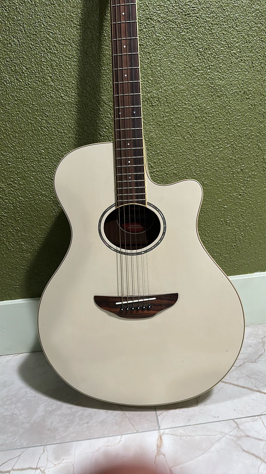 Yamaha Guitar APX600