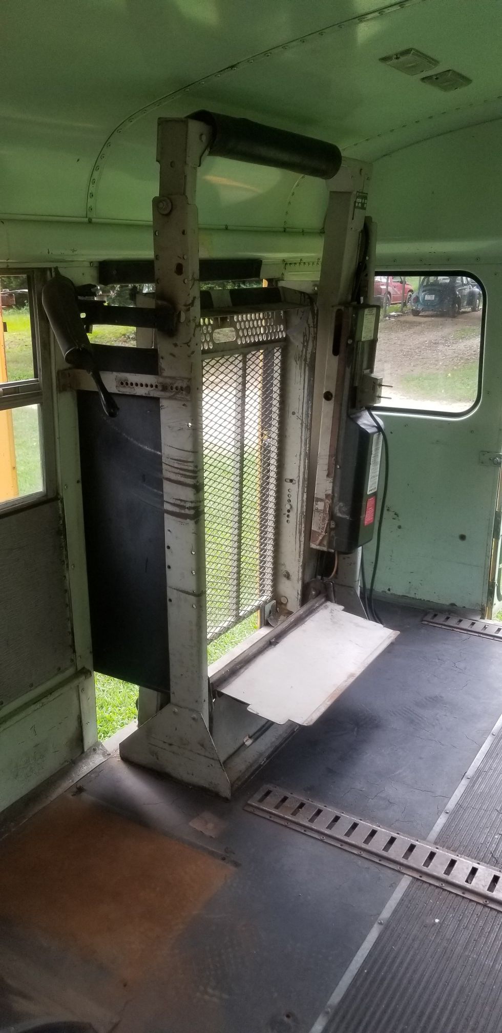 Wheel chair lift