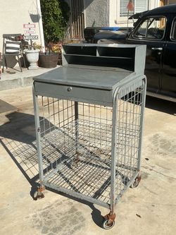 Foreman desk