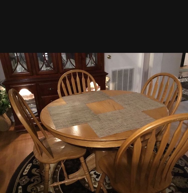 Kitchen table and 4 chairs