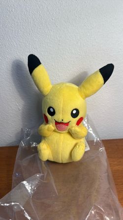 Stuffed Pikachu / NEW/2017 version