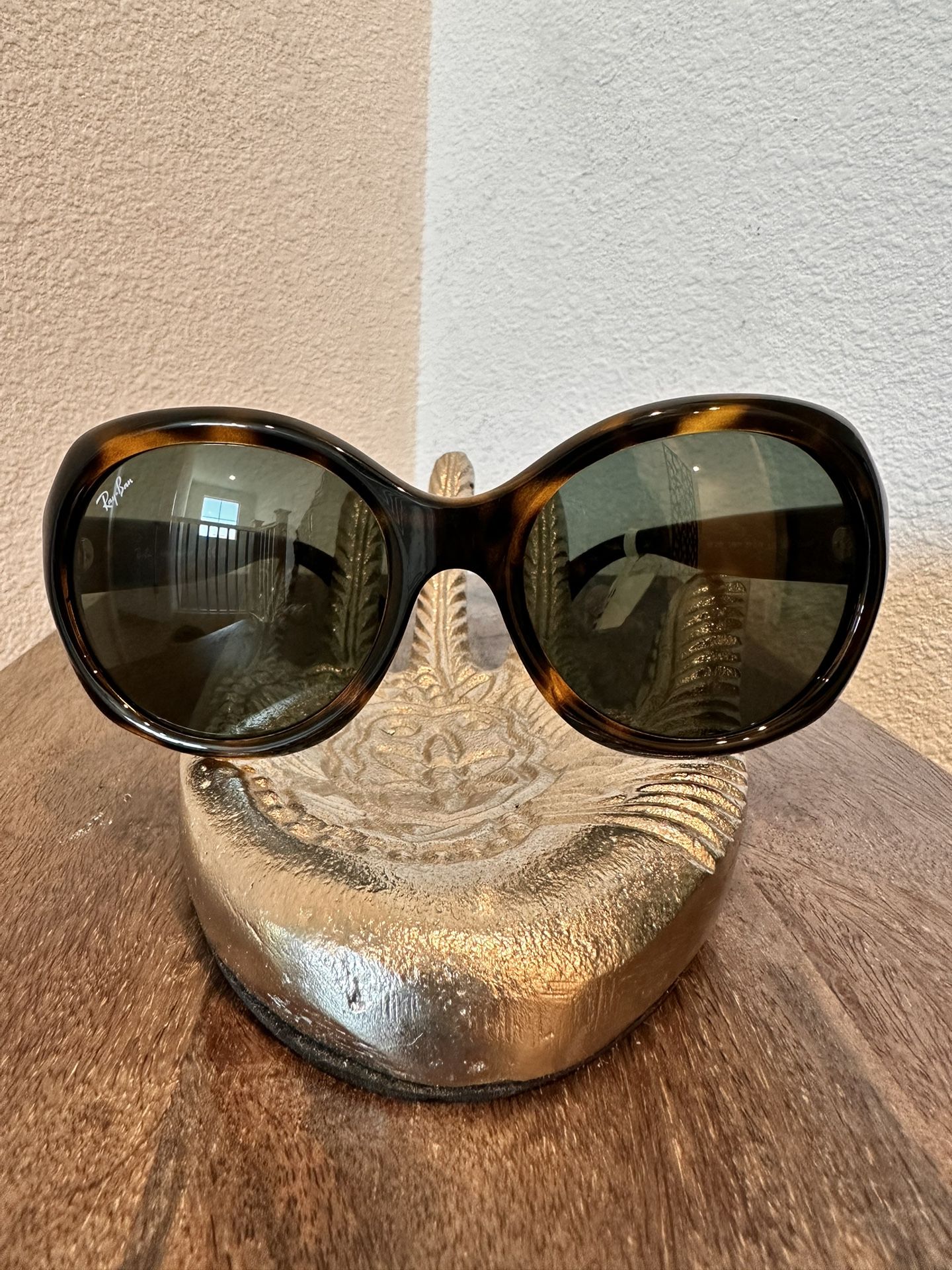 Louis Vuitton Sunglasses (Women) for Sale in Lathrop, CA - OfferUp