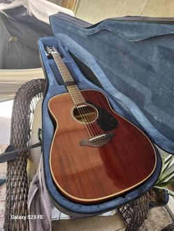YAMAHA
FG850 Acoustic Guitar