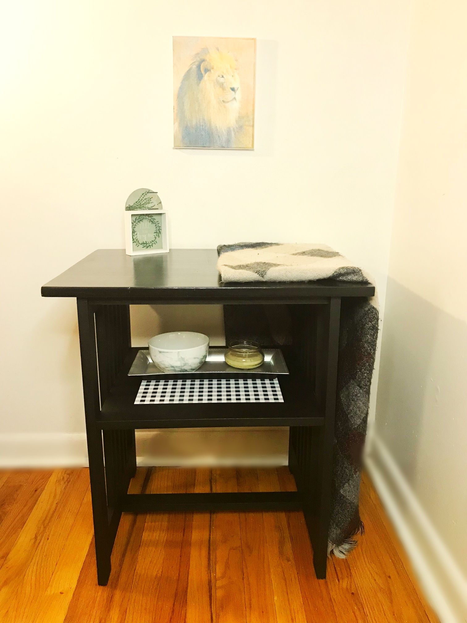 End Table/ Side Table/ Nightstand 