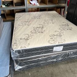 QUEEN SET MATTRESS AND BOXSPRING DELUXE