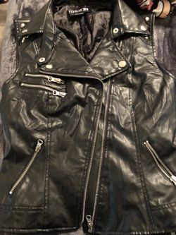 Forever 21 girls black vest jacket