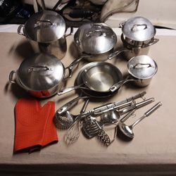 13pc Kirkland Signature Cookware +++