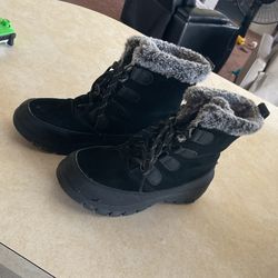 Size 8 Women Boots 