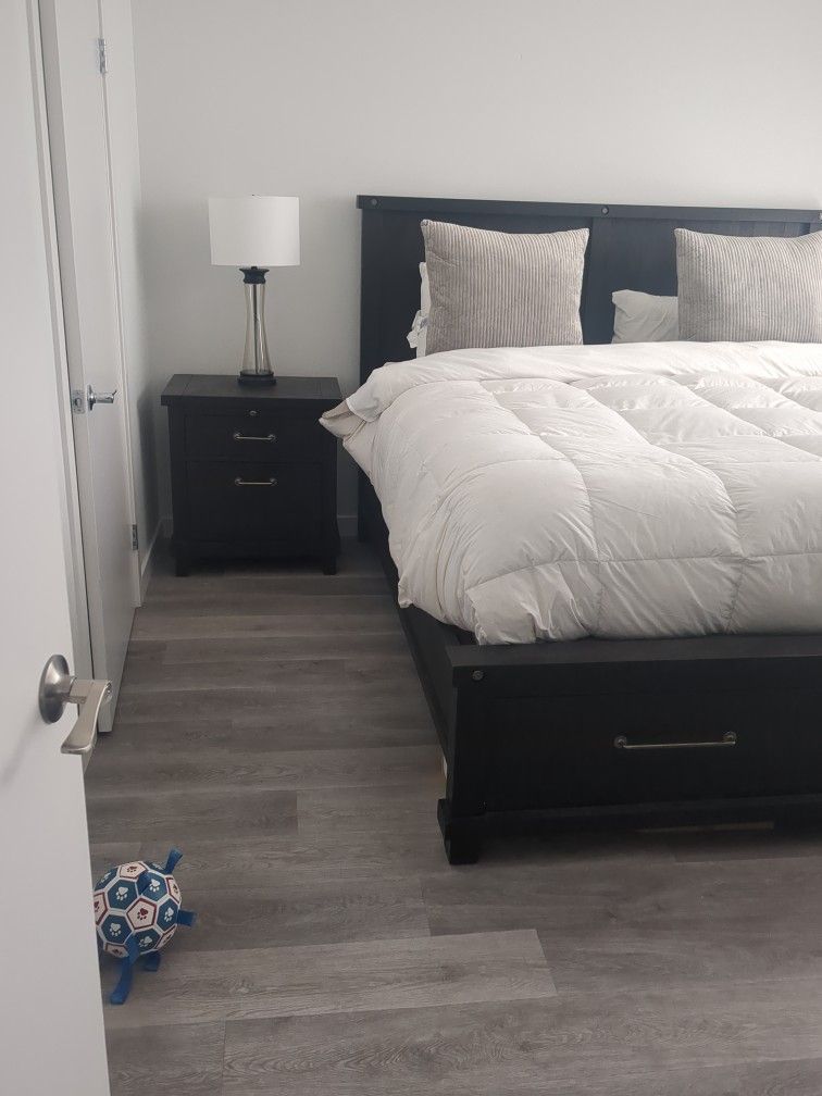 Cal King Rustic Bedroom Set