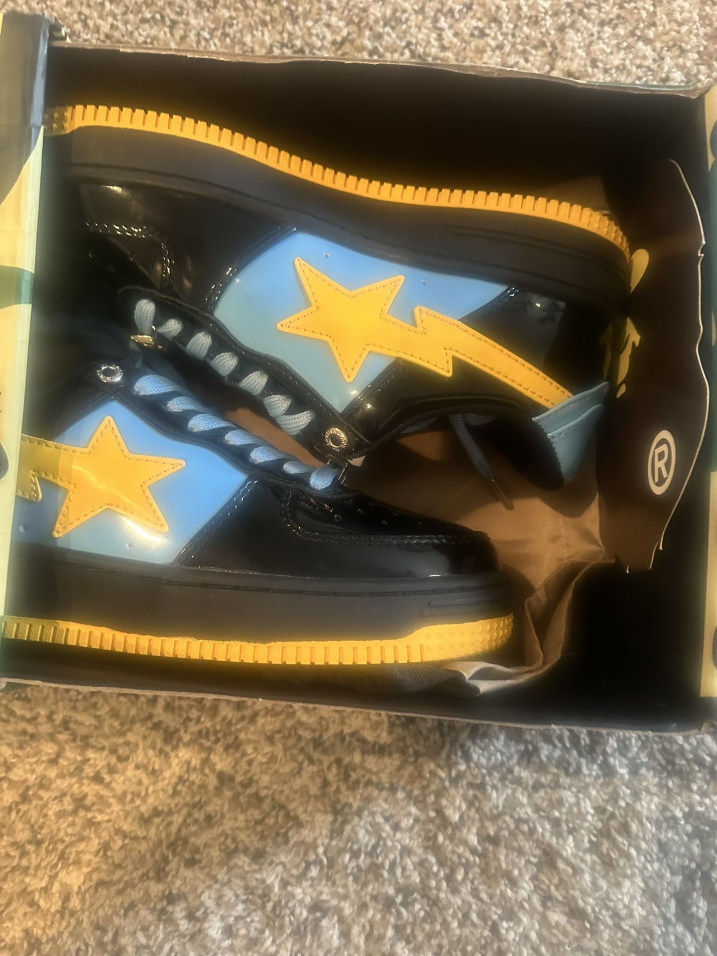 They often feature eye-catching camo patterns, high-quality materials, and a distinctive streetwear vibe. BAPE shoes are also popular for their exclus