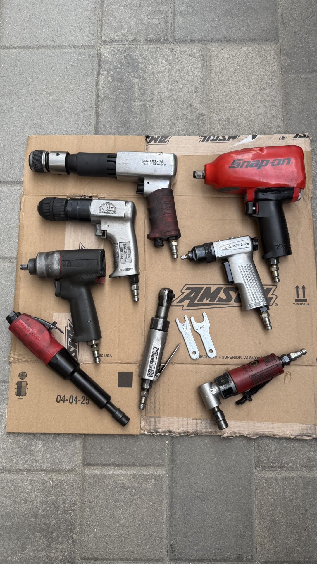Auto Mechanic. Air tools