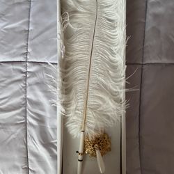 Feather White Pen With Stand