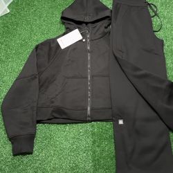 Black scuba set size 8 and 10 (Lulu)