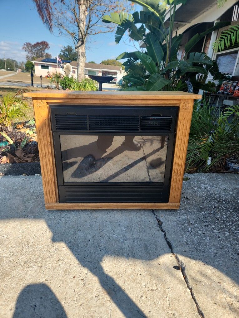 Electric Fireplace/ Space Heater