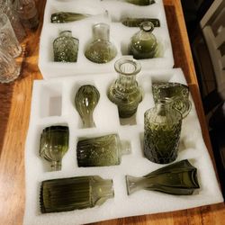 Small base centerpiece.