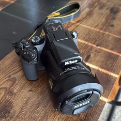 Nikon COOLPIX P1000 Cámara digital superzoom | Zoom óptico de 125x con estabilización de imagen, 16 MP, video 4K Ultra HD, conectividad Wi-Fi, formato