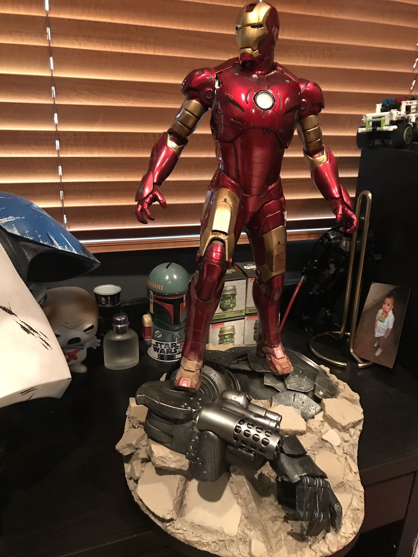 Sideshow Collectibles hot toys iron man maquette
