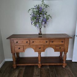 Broyhill buffet table