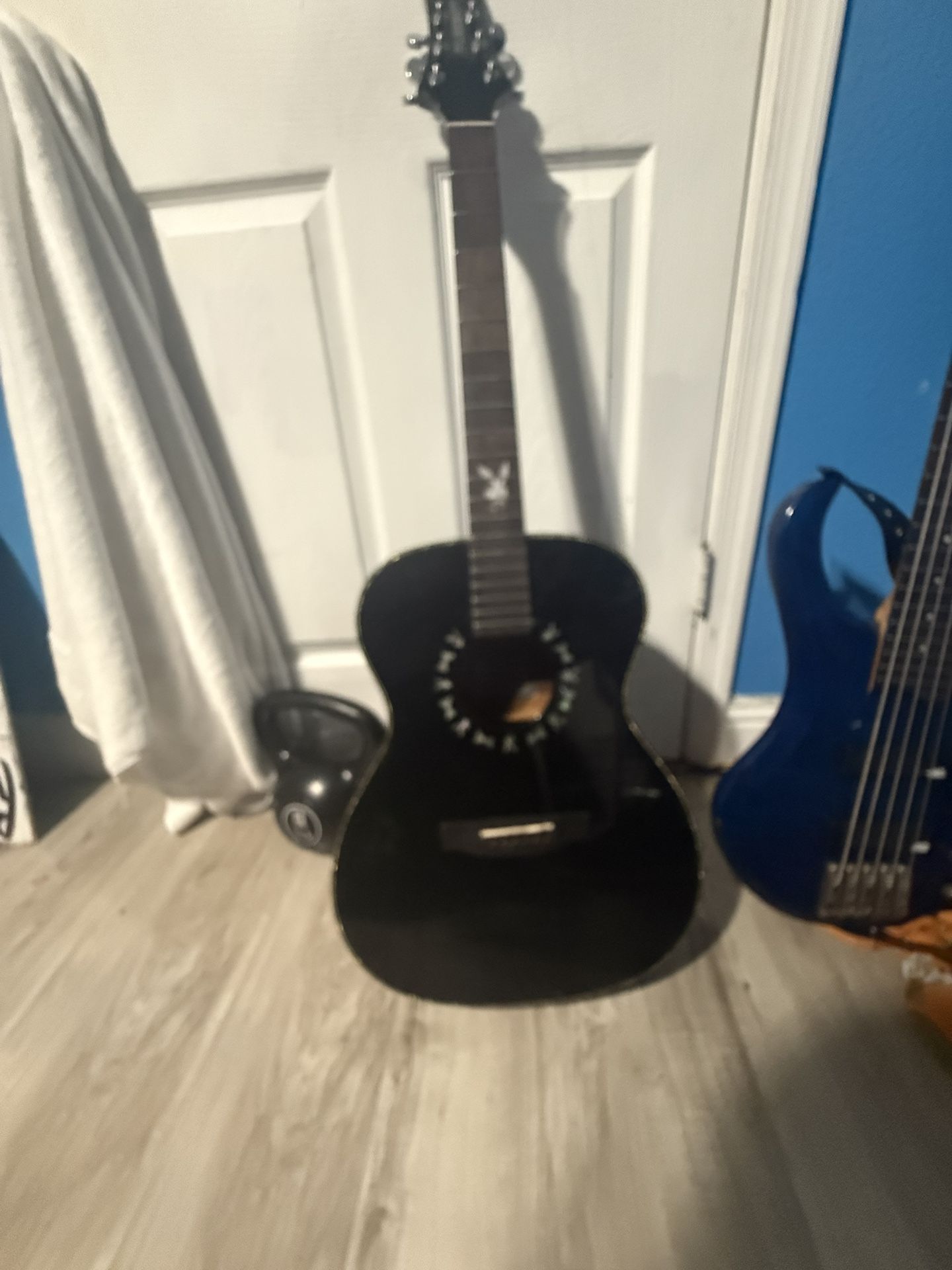 Playboy Acoustic Guitar(check Description)