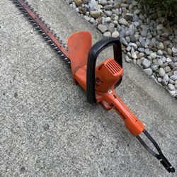 Black N Decker 16” Hedge Trimmer in good shape! 