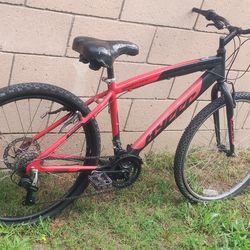Bicycle 26 hyper mountain bike 20 bucks will need work