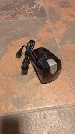 Electric pencil sharpener