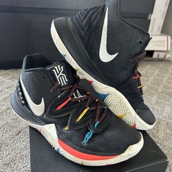 Kyrie 5 ‘Friends’