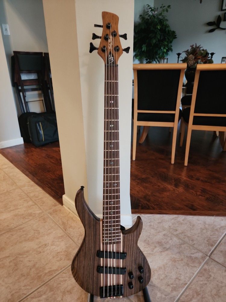 Bass Guitar 5 Stings - Harley Benton HBZ-2005 Delux SERIES