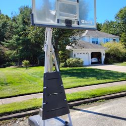  Lifetime Basketball Hoop
