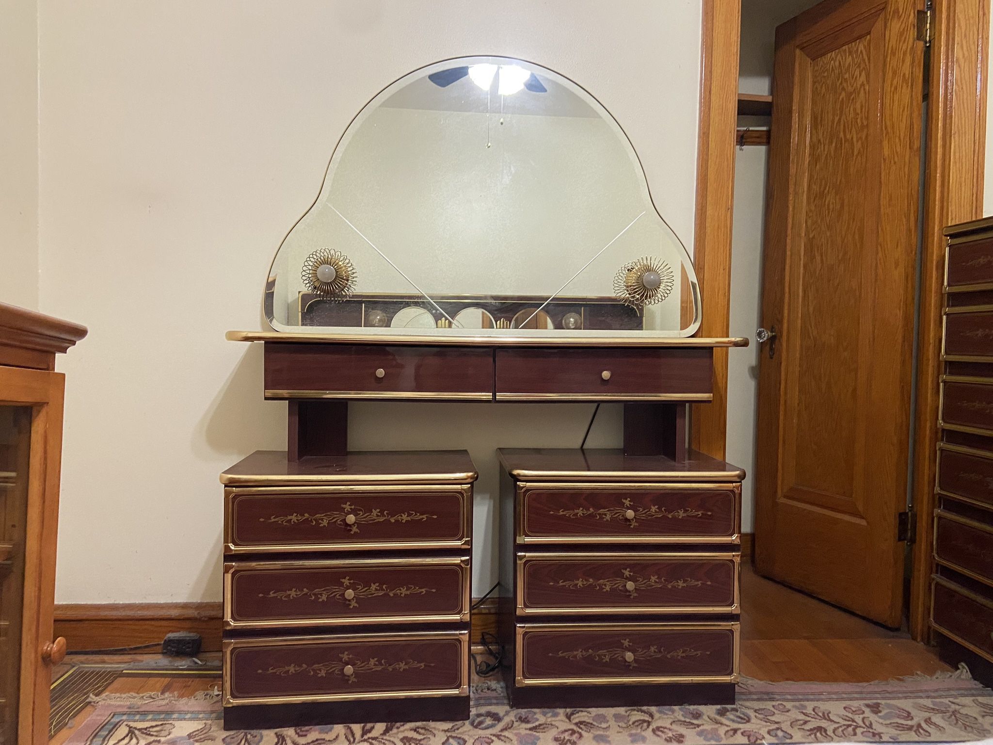 Pick Up Only Vintage 1970s Bedroom Set (bed, Vanity, Dresser, Stereo)