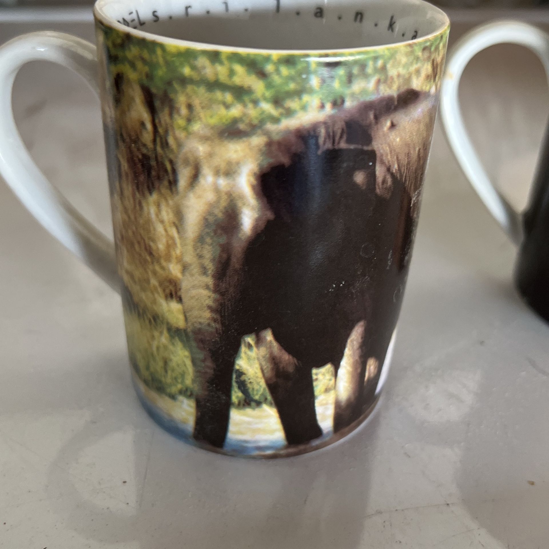 Mugs Elephant Motif And Ancient Statue Motif