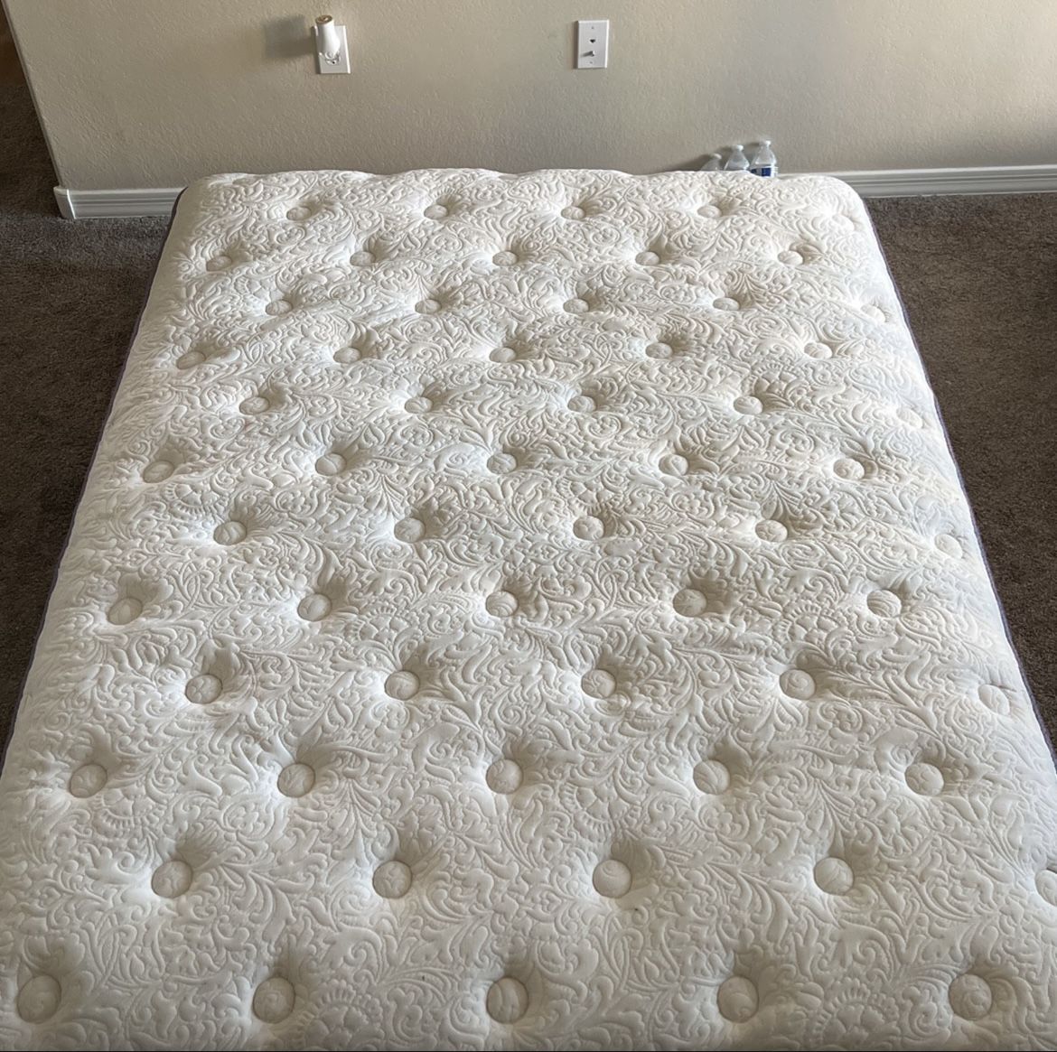 Queen Size mattress for Sale in Mesa, AZ OfferUp