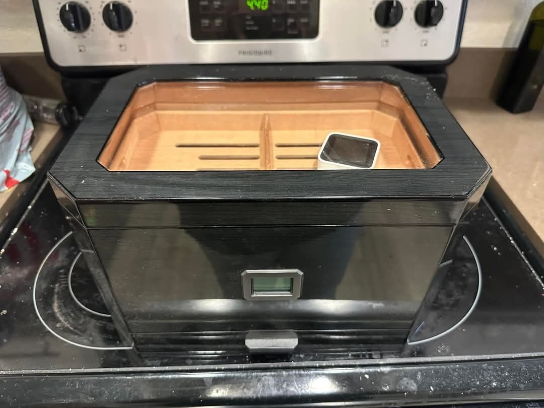 Mill Glasstop HUMIDOR