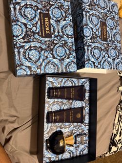 Woman Versace perfume set