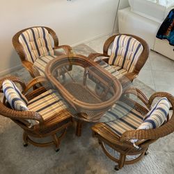 Rattan Table With 4 Matches Chairs 