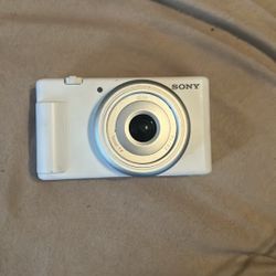 Sony ZV-1F. Vlogging Camera 