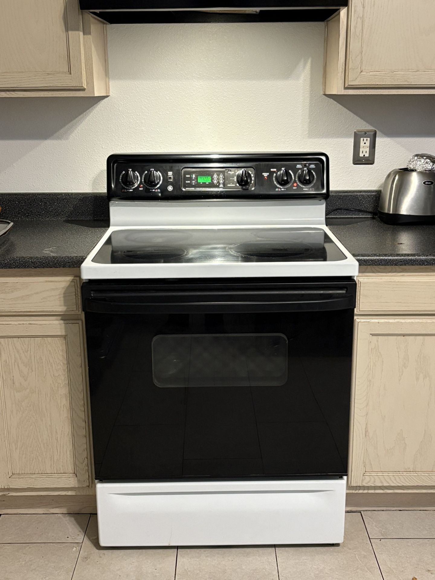 Electric Stove & Hood