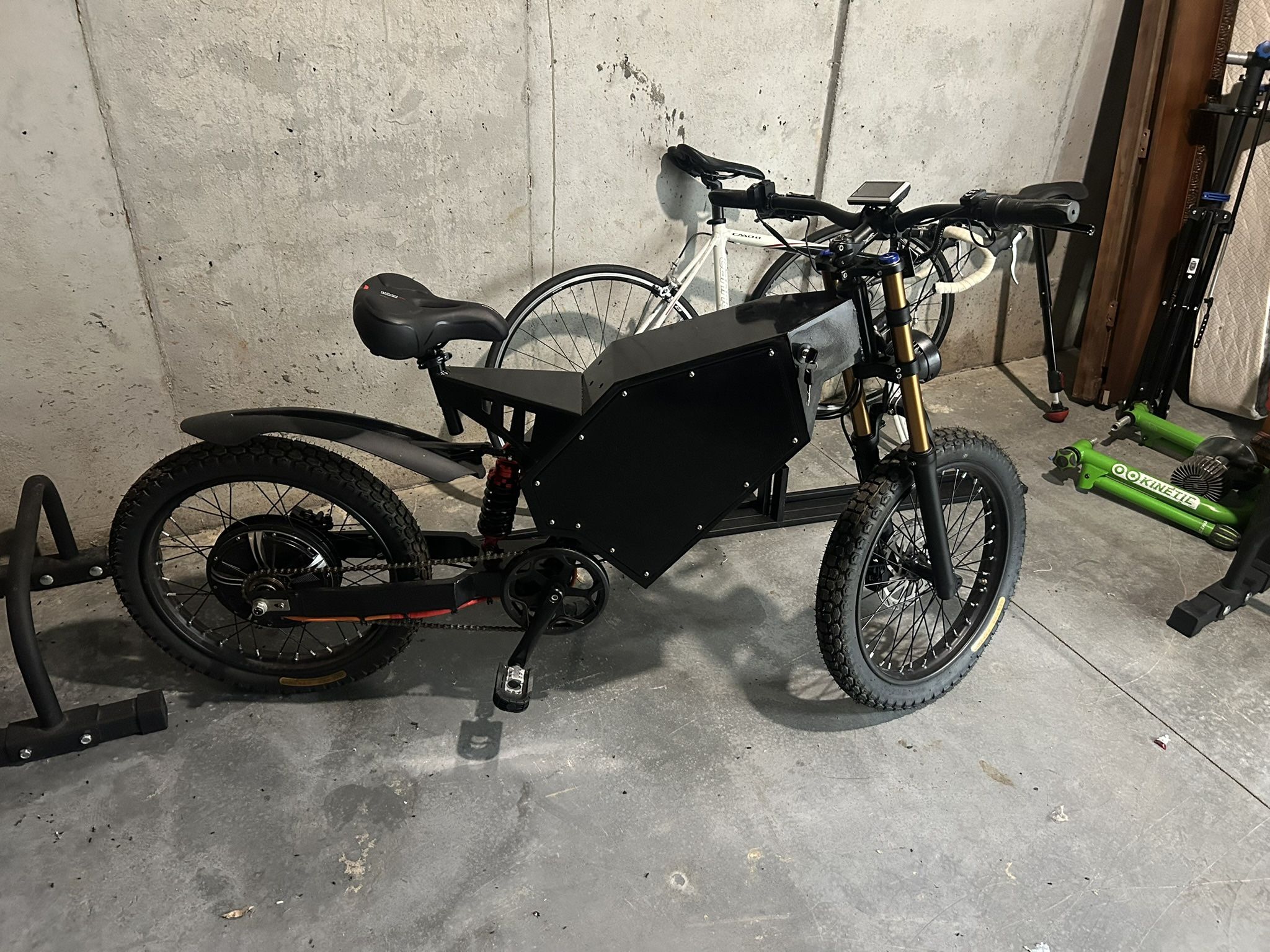 Stealth Bomber Ebike (12kW, 72 V, 60ah)