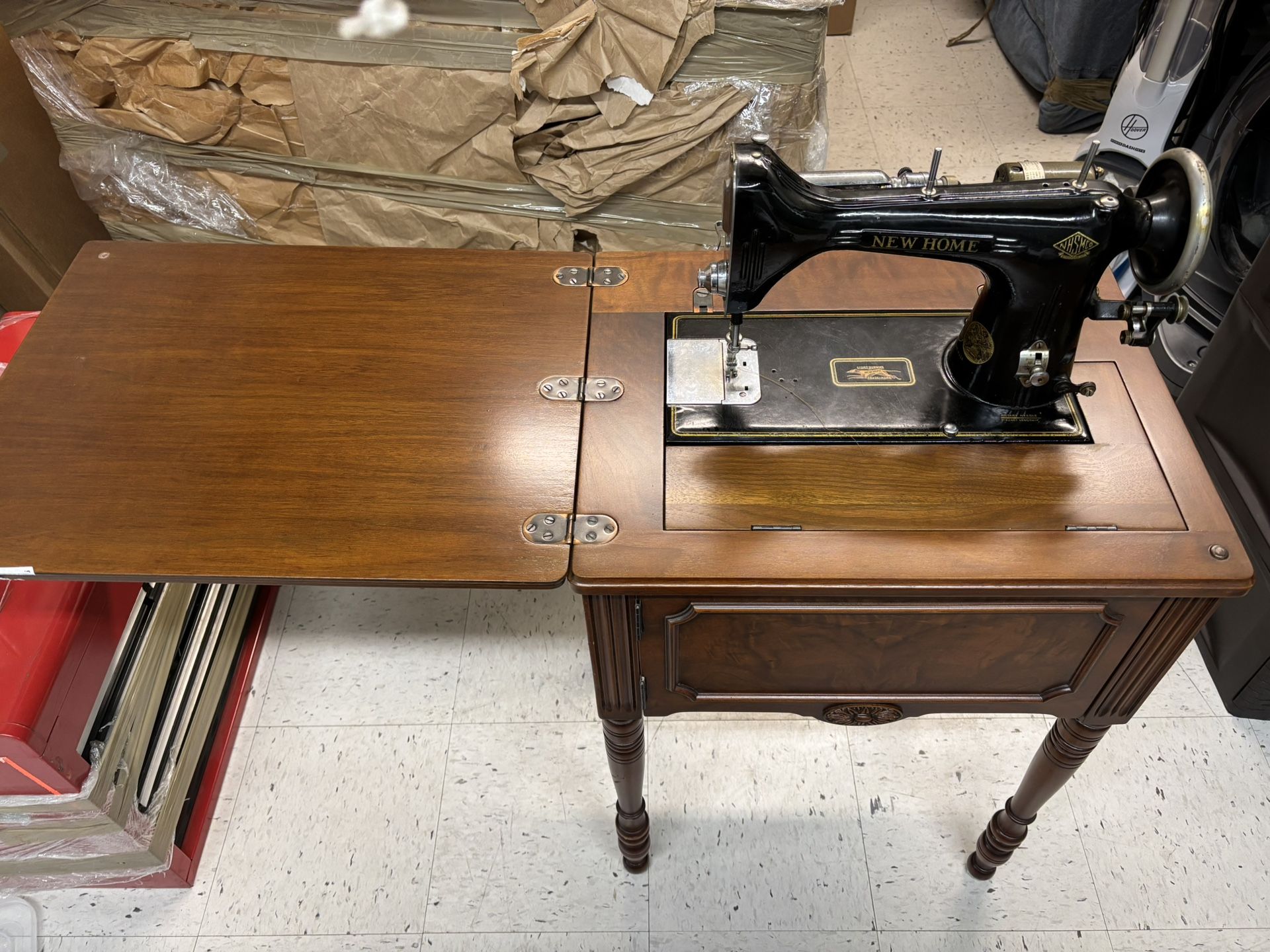 Singer Sewing Machine With Table