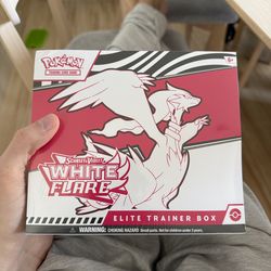Scarlet & Violet White Flare ETB Pokemon (elite trainer box)