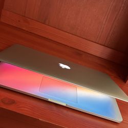 Apple MacBook Pro 15” Retina I7/16GB/500GB SSD $300 