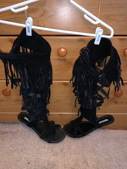 Lovely People Roxy Fringed Knee High Sandal Women’s Size 9