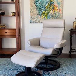 Gorgeous Leather Recliner